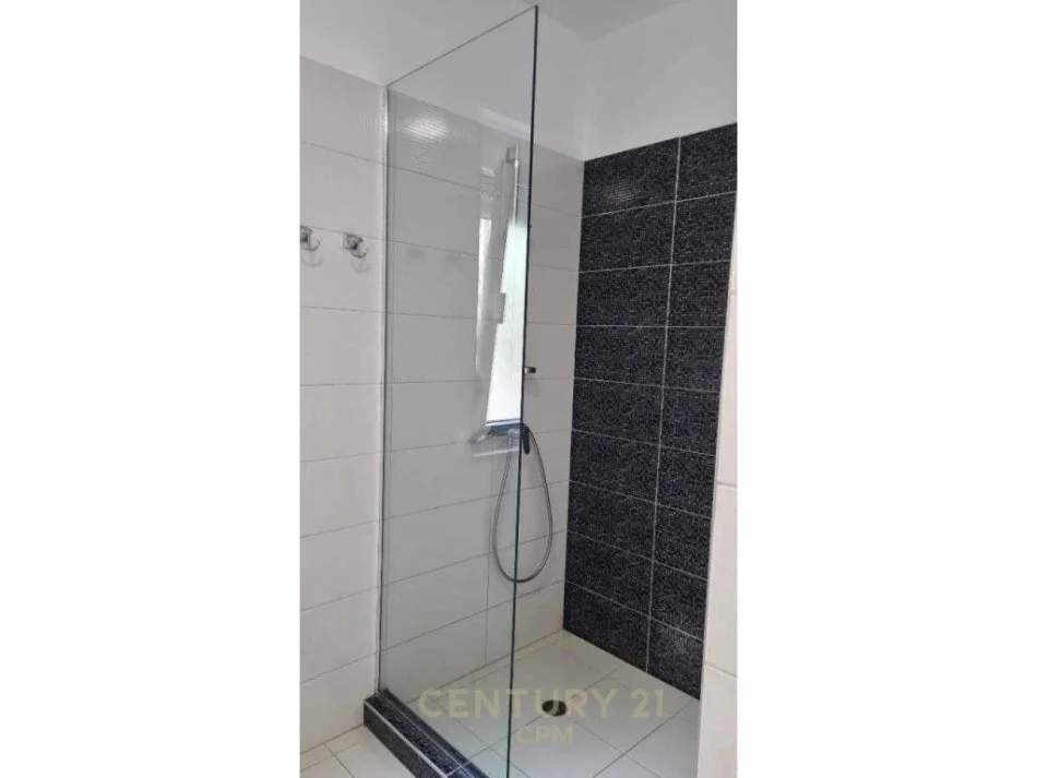 Shesim apartament 2+1 tek Primavera Gjiri Lalzit  187000EU