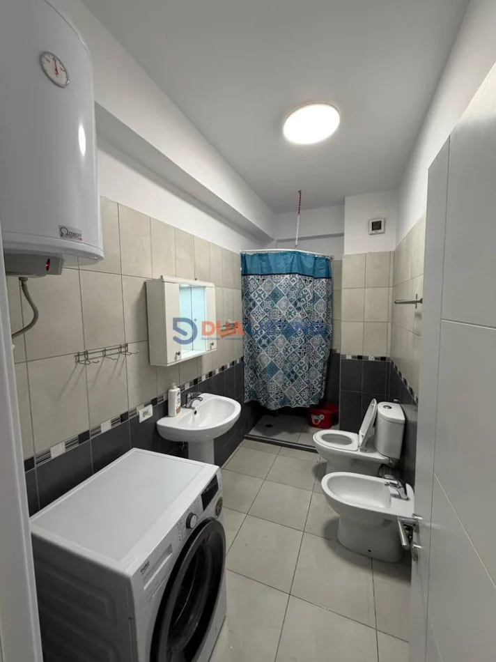 Tirane, jepet me qera apartament 2+1 , 600 € (Amerikan 3)