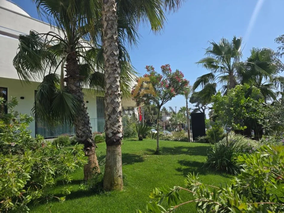 Durres, shitet apartament 2+1 Kati 3, 112 m² 365.000 € (Currila)