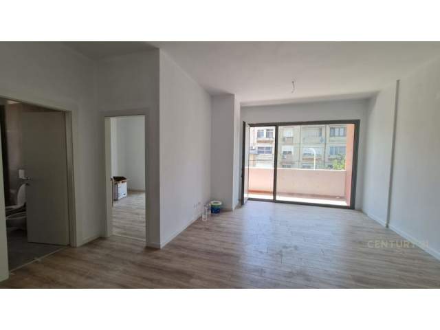 Tirane, ofert ambjent biznesi Kati 1, 100 m² 600 Euro (Rruga e Dibres Tirana, Albania)