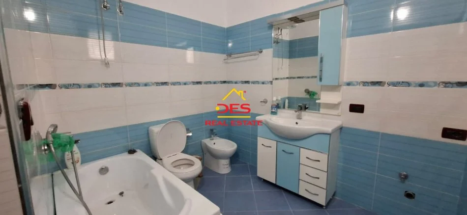 Vlore, jepet me qera shtepi 2+1+Ballkon Kati 0, 120 m² 250 € (Rruga Halim Xhelo)