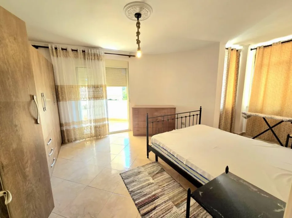 Tirane, jepet me qera apartament 2+1+Ballkon (shkolla osman myderizi)