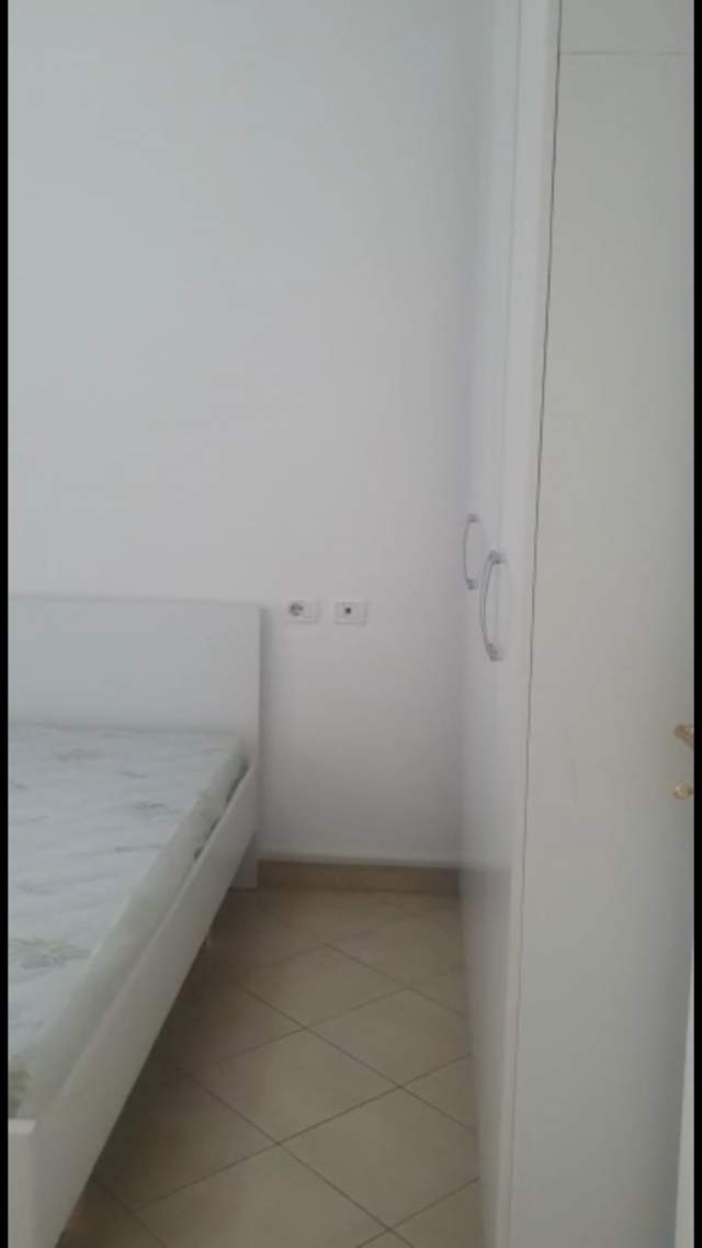 Tirane, jepet me qera apartament 1+1+BLK Kati 5, 65 m² 40.000 Leke (prane Globe)