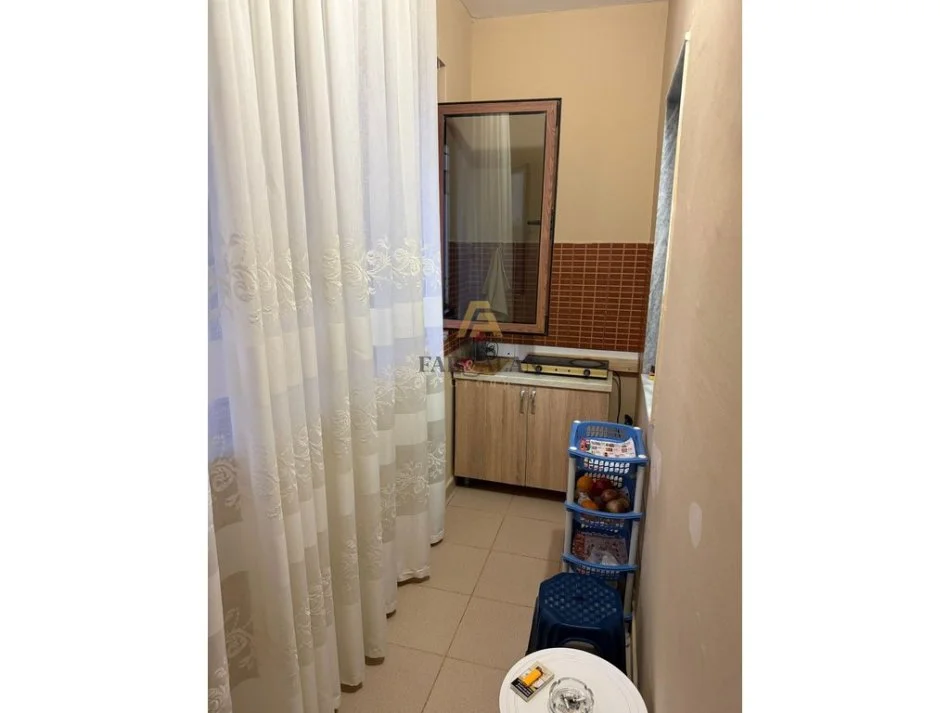 Tirane, shitet apartament 1+1 Kati 3, 54 m² 110.000 € (Porcelan, mbrapa UET)