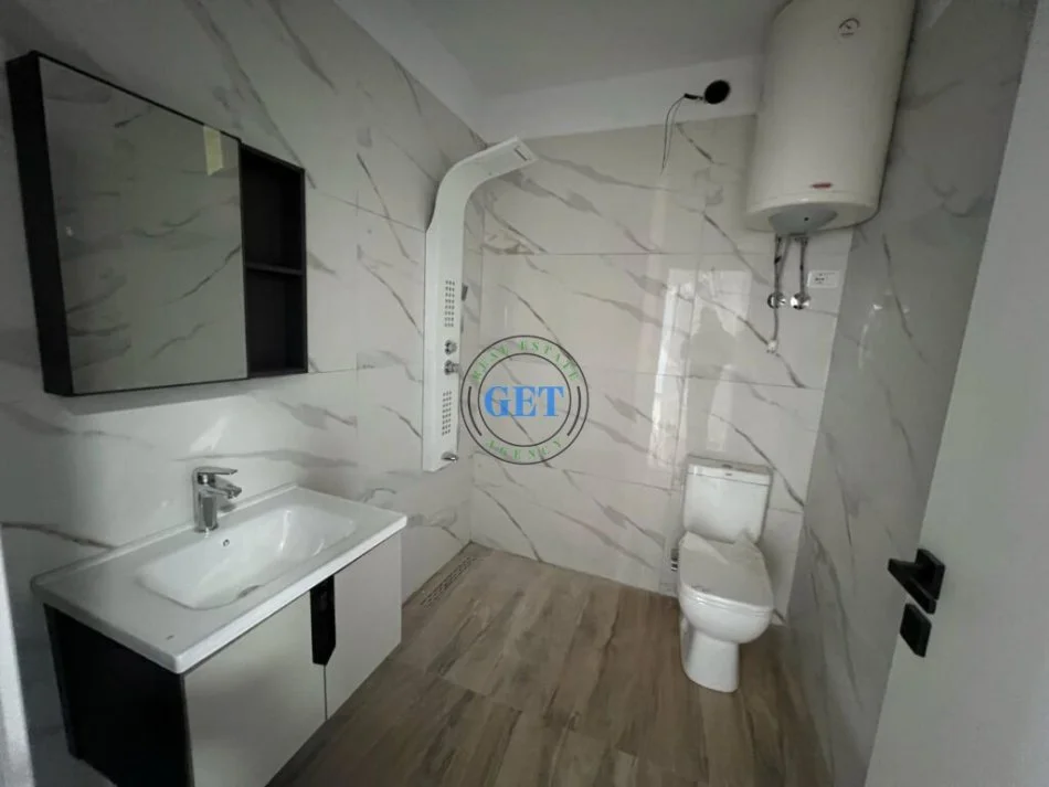 Durres, shitet apartament 1+1 Kati 1, 68 m² 88.000 € (Plazh Hekurudha, Durres)
