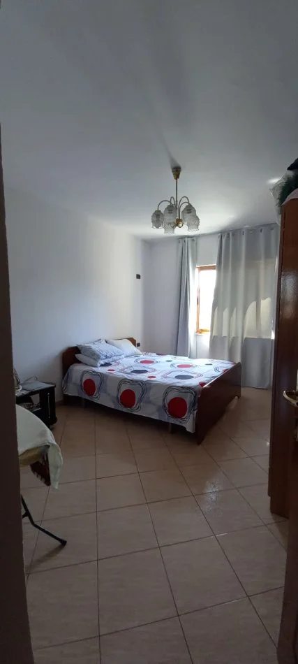 Tirane, shitet apartament 2+1 Kati 5, 100.000 € 