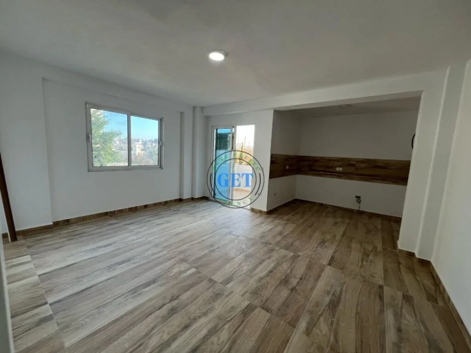 Durres, shitet apartament 1+1 Kati 1, 68 m² 88.000 € (Plazh Hekurudha, Durres)