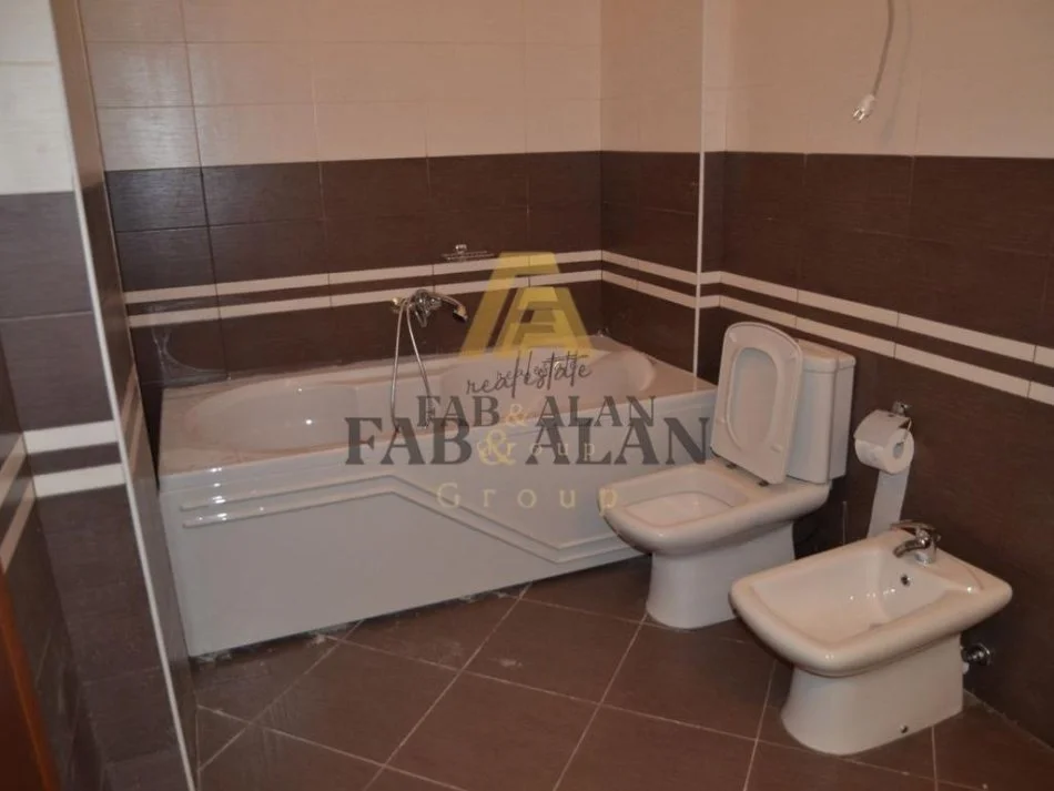 Tirane, jepet me qera apartament+verande | Penthouse 4+1 Kati 5, 210 m² 1.200 € (Liqeni i Thate)