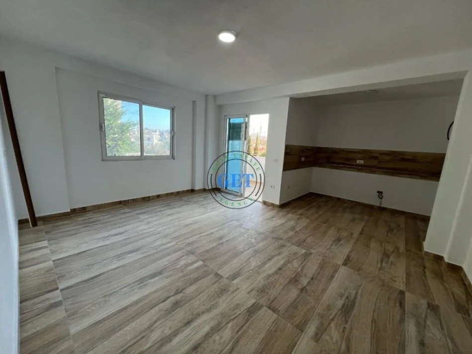 Durres, shitet apartament 1+1 Kati 1, 68 m² 88.000 € (Plazh Hekurudha, Durres)