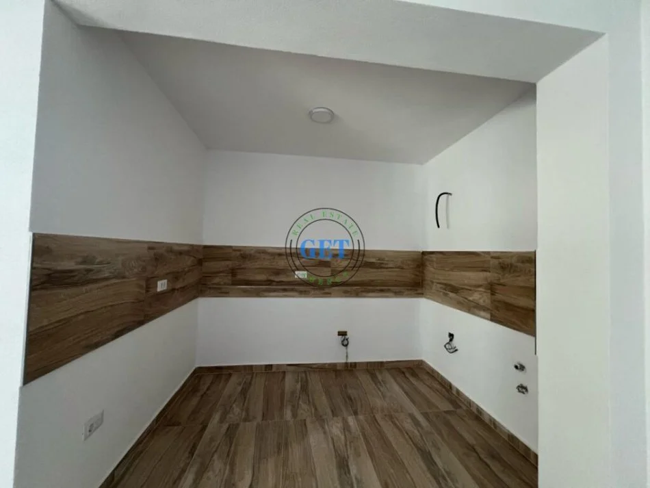 Durres, shitet apartament 1+1 Kati 1, 68 m² 88.000 € (Plazh Hekurudha, Durres)