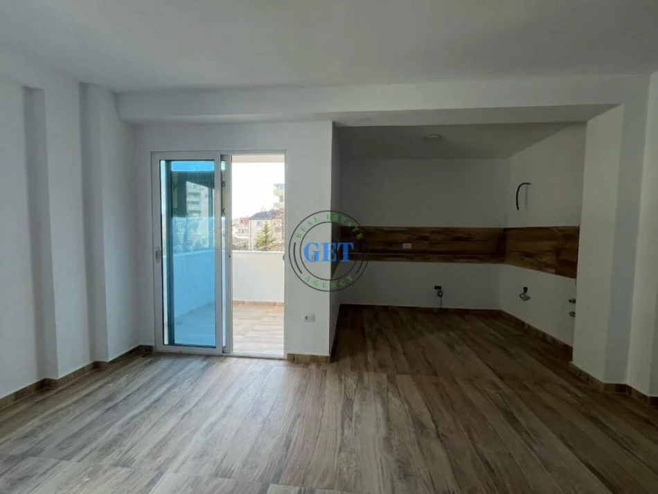 Durres, shitet apartament 1+1 Kati 1, 68 m² 88.000 € (Plazh Hekurudha, Durres)