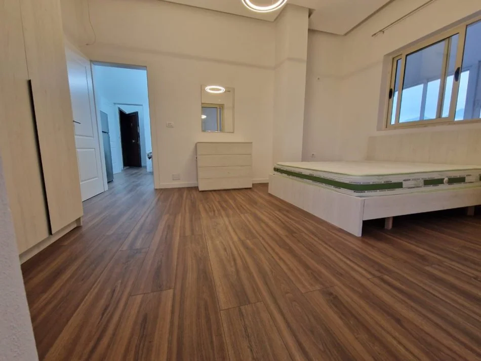 Tirane, shitet apartament 1+1 Kati 3, 84 m² 85.000 € 