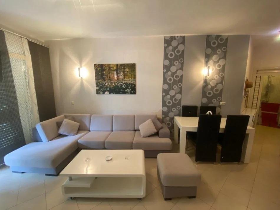 Durres, shitet apartament 2+1+2 , 85 m² 200.000 € (GJIRI LALEZIT!)