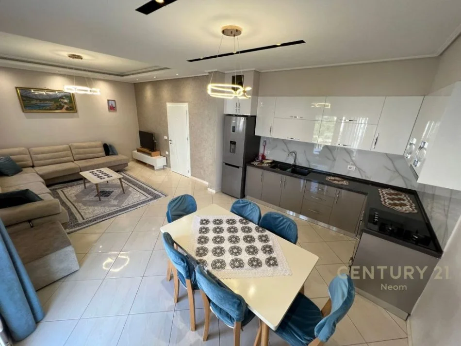 Tirane, jepet me qera Vile 3 Katshe Kati 0, 520 m² 4.500 € (PRANE "AKACIA HILL" TEG)