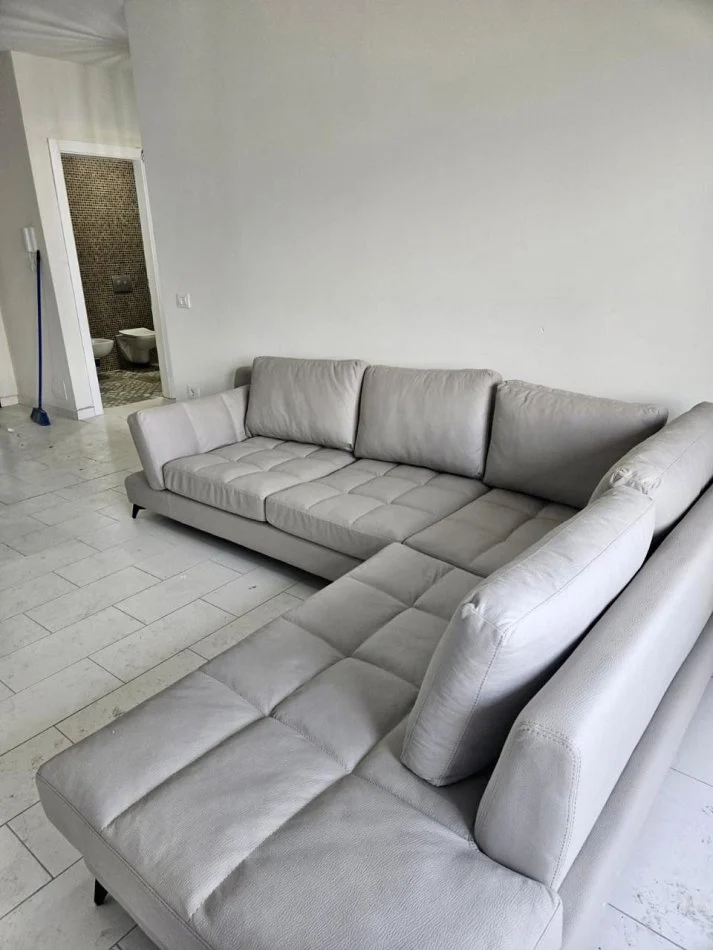 Tirane, jepet me qera apartament 1+1+Ballkon Kati 10, 70 m² 500 € (Kompleksi Golden Park)
