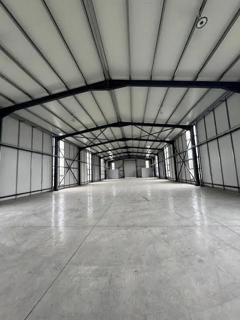 Durres, jepet me qera magazine Kati 0, 1.620 m² 3.888 € (PORTO ROMANO DURRES)