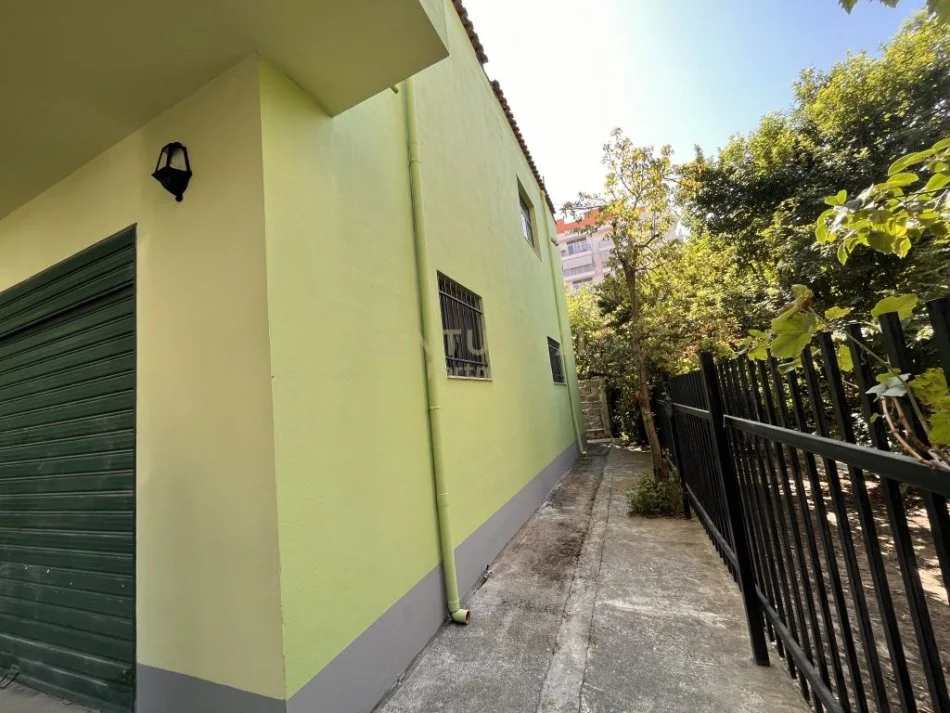 Tirane, jepet me qera Vile 3+1+Ballkon Kati 1, 144 m² 1.200 € (Kombinat)