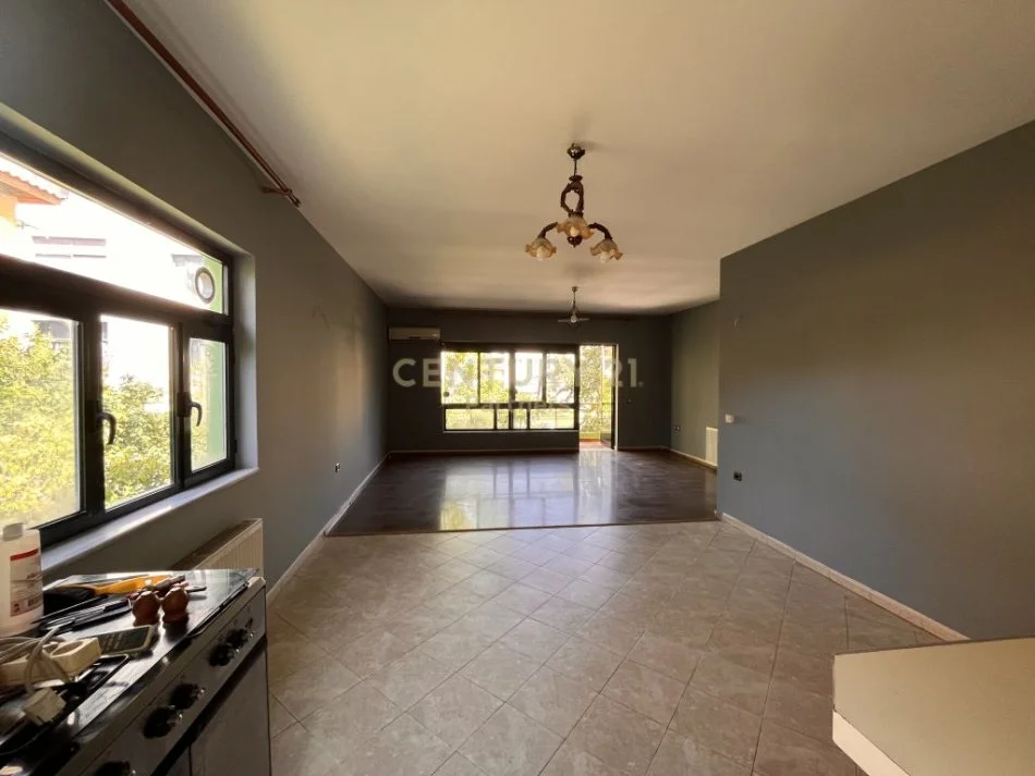 Tirane, jepet me qera Vile 3+1+Ballkon Kati 1, 144 m² 1.200 € (Kombinat)