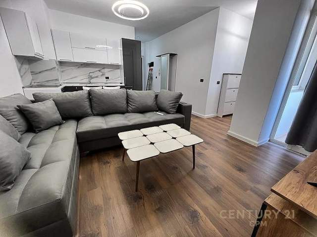 Tirane, jepet me qera apartament 1+1+BLK Kati 7, 65 m² 500 Euro (Kompleksi Delijorgji)