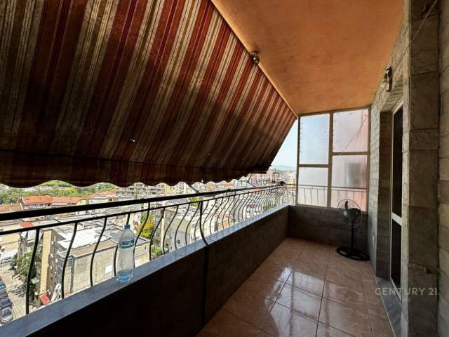Tirane, jepet me qera apartament Kati 10, 100 m² 520 Euro (Komuna e Parisit Tirana, Albania)