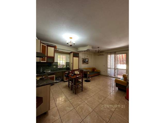 Tirane, jepet me qera apartament Kati 10, 100 m² 520 Euro (Komuna e Parisit Tirana, Albania)