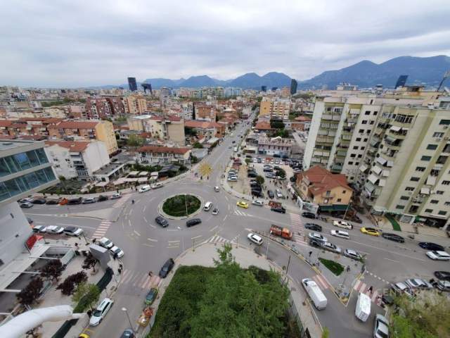 Tirane, jepet me qera apartament Kati 10, 100 m² 520 Euro (Komuna e Parisit Tirana, Albania)