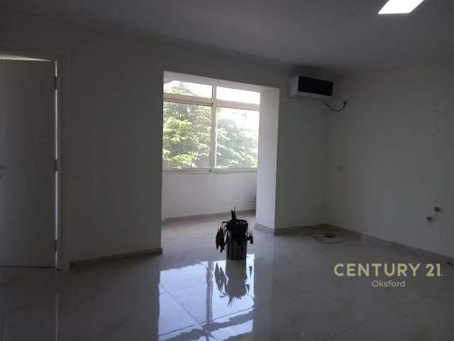Tirane, jepet me qera apartament 1+1+A+BLK Kati 2, 50 m² 300 Euro (rruga kongresi manastirit)