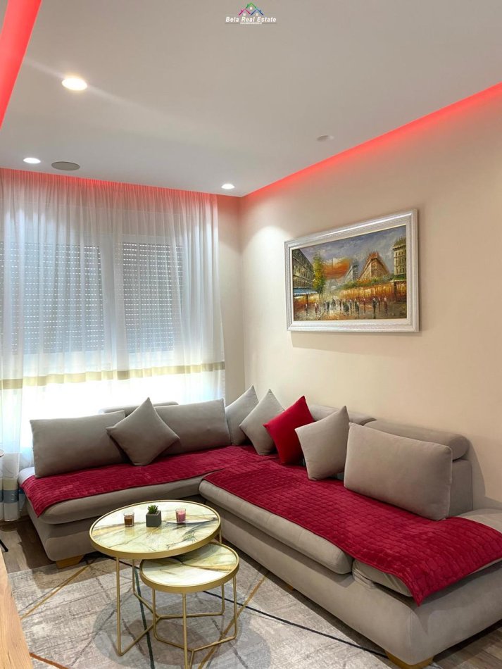 Tirane, jepet me qera apartament 2+1+Ballkon Kati 3, 90 m² 550 € (pasho hysa)