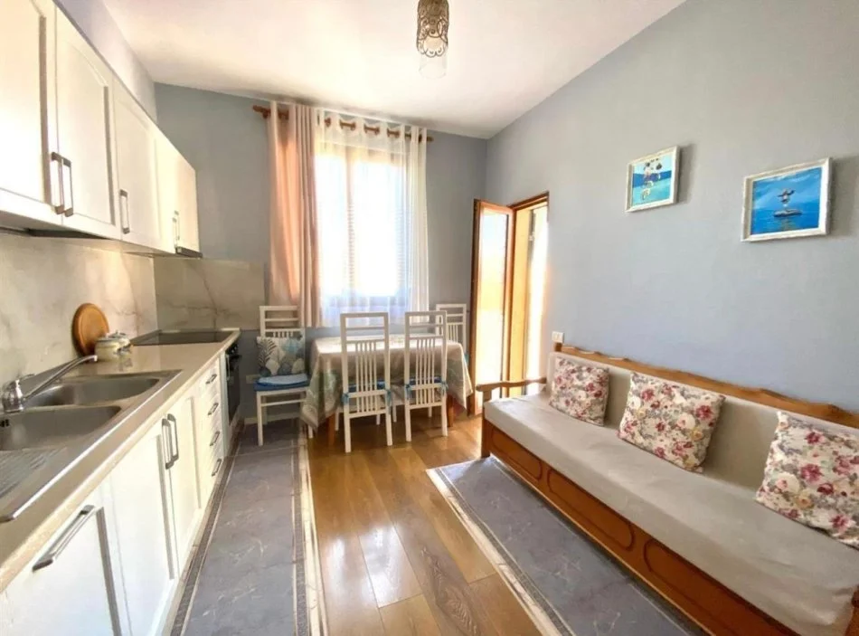 Tirane, shitet apartament 3+1+Ballkon Kati 3, 122 m² 205.000 € (Rruga Kristo Floqi ,Gjimnazi Besnik Sykja)