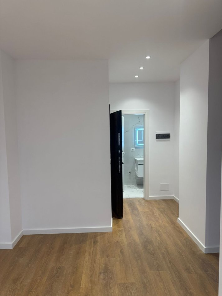 Tirane, shitet apartament 1+1 Kati 7, 124 m² 193.000 € 