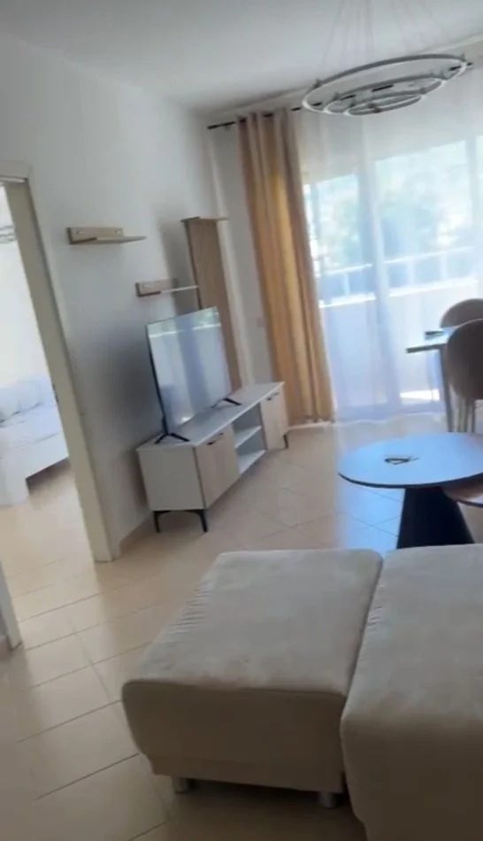 Tirane, jepet me qera apartament 1+1 Kati 1, 80 m² 500 € 