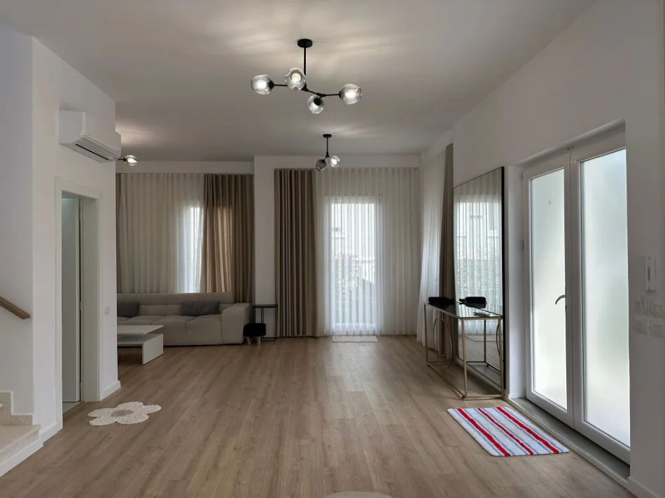 Tirane, jepet me qera Vile 3+1+Ballkon Kati 0, 230 m² 2.500 € (Vila Lule)