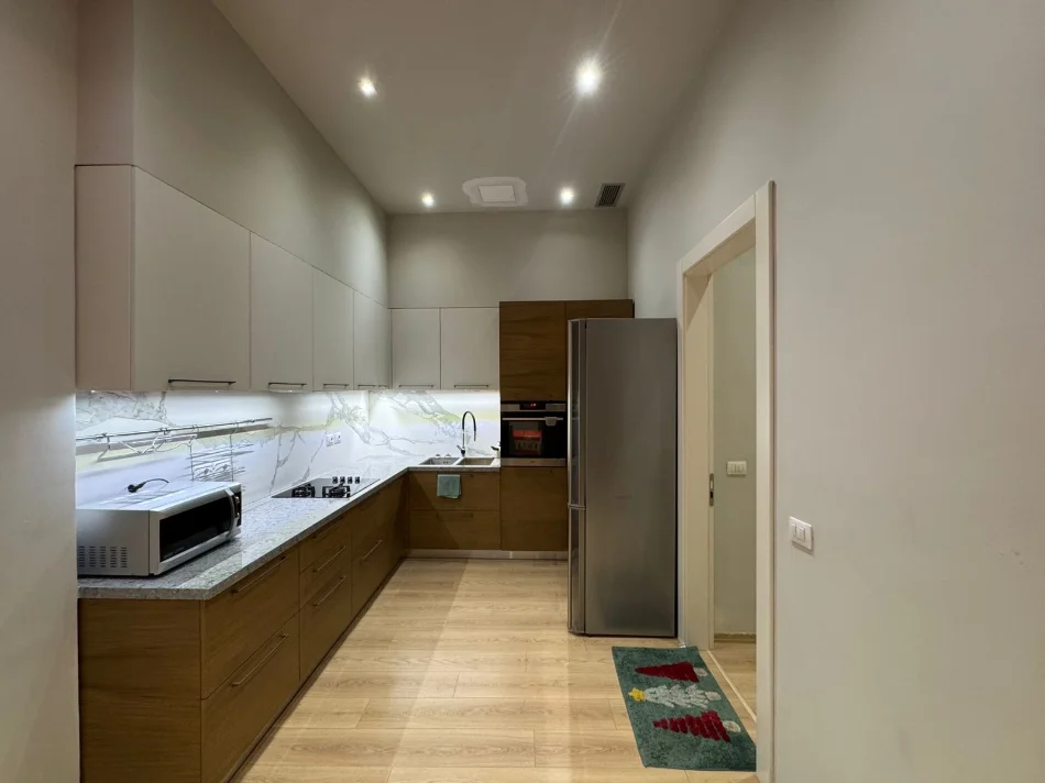 Tirane, shitet apartament 3+1+Ballkon Kati 1, 150 m² 320.000 € 