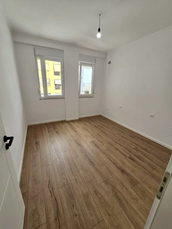 Tirane, shitet apartament 2+1+Aneks+Ballkon Kati 7, 96 m² 210.000 € (Kavajes afer Globe)