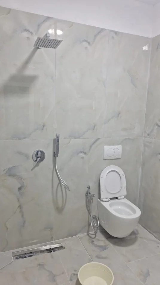 Tirane, jepet me qera shtepi 2+1 Kati 2, 85 m² 500 € (Ali Demi ,Rruga Idriz Dollaku)
