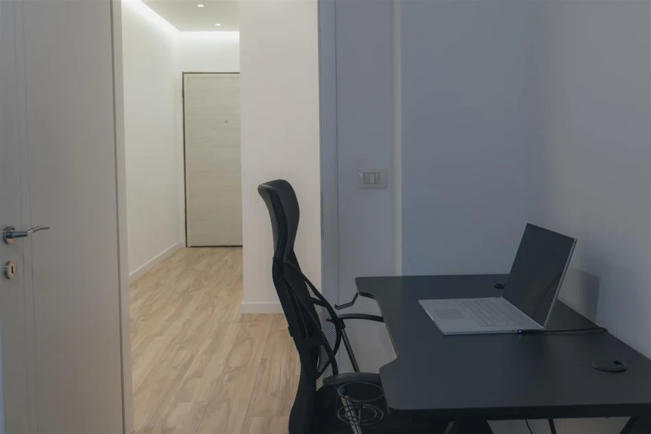 Tirane, jepet me qera apartament 2+1+Ballkon Kati 3, 650 m² 650 € (Kopeshti Botanik)