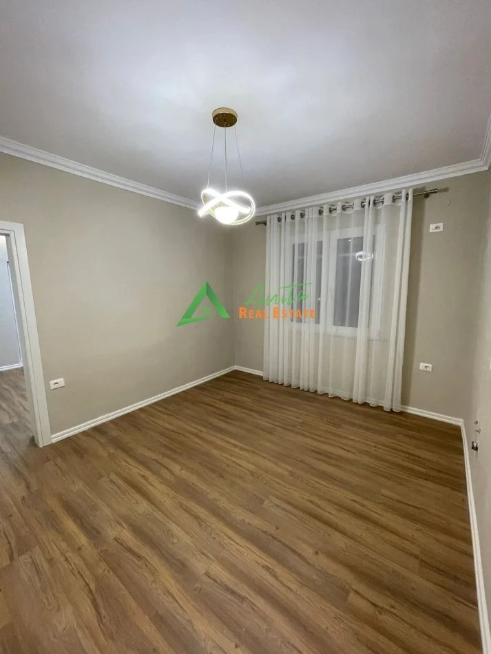 Tirane, shitet apartament 1+1+Ballkon Kati 4, 49 m² 125.000 € (Rruga e Durresit)