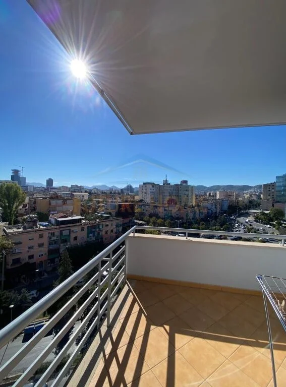 Tirane, jepet me qera apartament 2+1 Kati 7, 126 m² 700 € (Zogu i Zi)