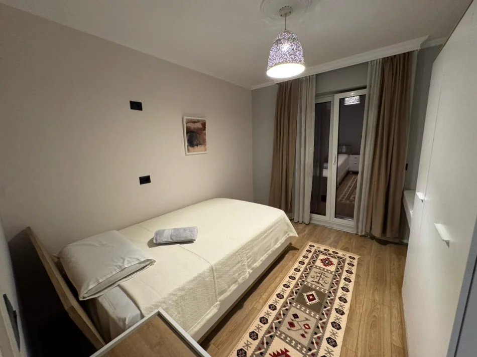 Tirane, shitet apartament 2+1+Ballkon Kati 2, 84 m² 252.000 € (Rruga Mine Peza)