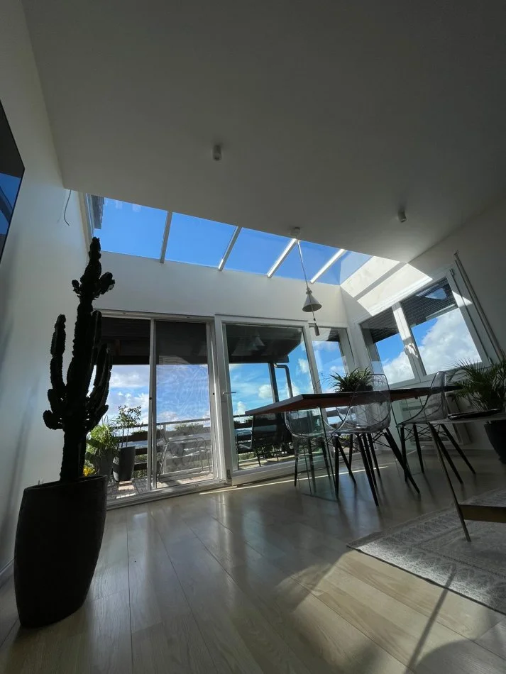 Tirane, jepet me qera apartament 2+1 Kati 4, 130 m² 1.400 € (Rezidenca Long Hill)