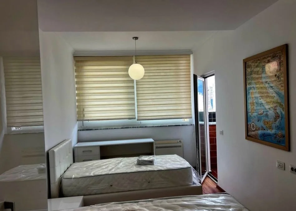 Tirane, jepet me qera apartament 2+1+Ballkon Kati 5, 110 m² 1.250 € (Pazari Ri)