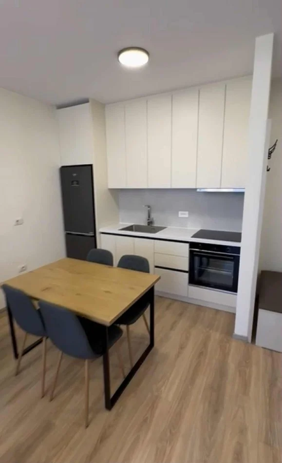 Tirane, jepet me qera apartament 1+1+Ballkon Kati 6, 70 m² 570 € (KOMPLEKSI FIOIR DI BOSKO)