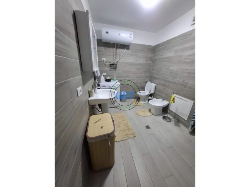 Durres, jepet me qera apartament 1+1 Kati 18, 70 m² 800 € 