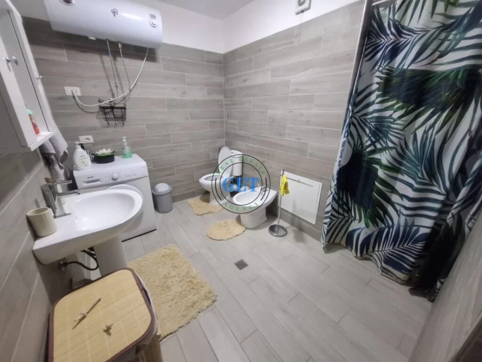 Durres, jepet me qera apartament 1+1+Ballkon Kati 2, 2 m² 70 € (Vollga, Durrës)