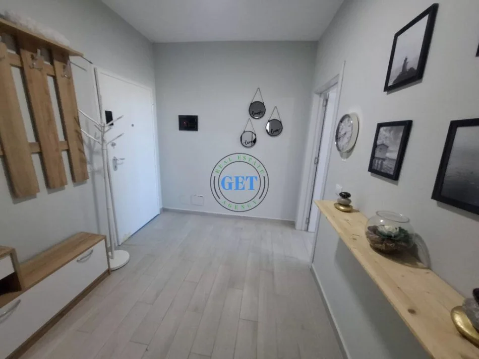Durres, jepet me qera apartament 1+1+Ballkon Kati 2, 2 m² 70 € (Vollga, Durrës)