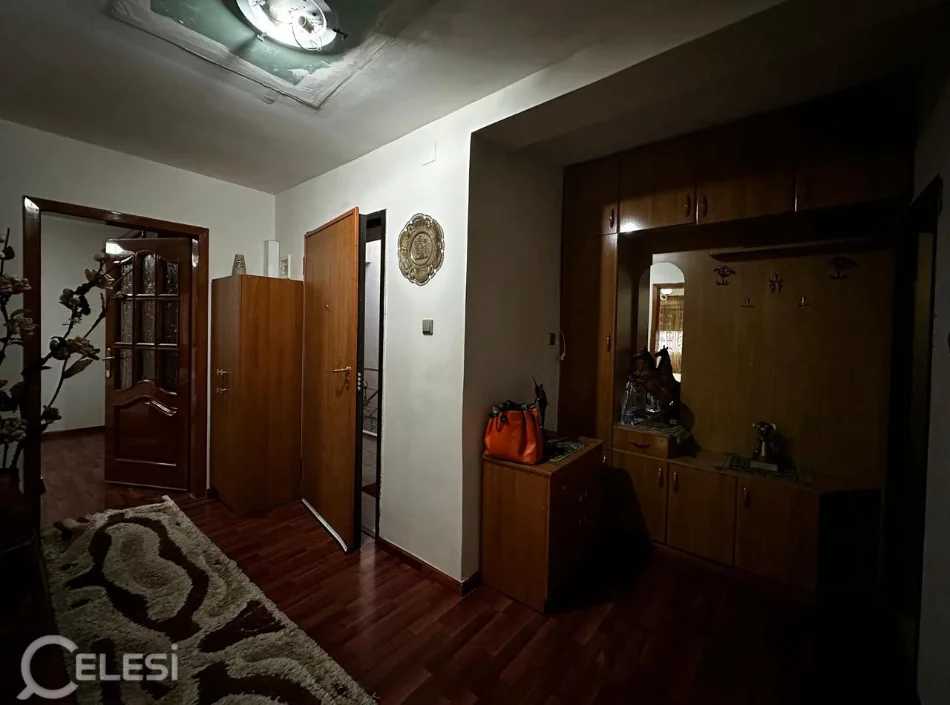 Tirane, jepet me qera apartament 2+1+Ballkon Kati 5, 100 m² 550 € (Rruga fortuzi)