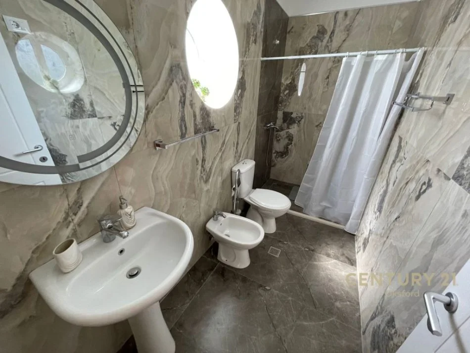 Tirane, jepet me qera Vile 2 Katshe Kati 0, 150 m² 1.500 € (Mullet)