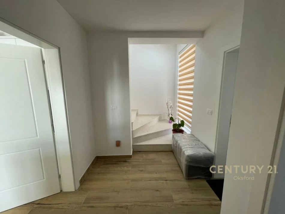 Tirane, jepet me qera Vile 2 Katshe Kati 0, 150 m² 1.500 € (Mullet)