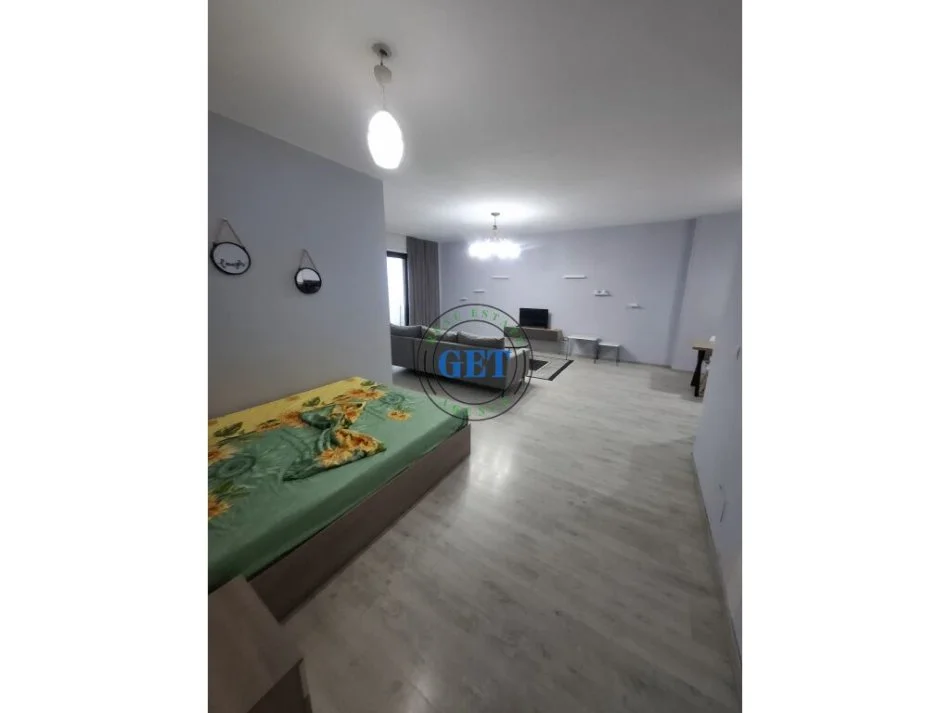Durres, jepet me qera apartament 2+1+Ballkon Kati 5, 800 € (Qender, Durrës.)