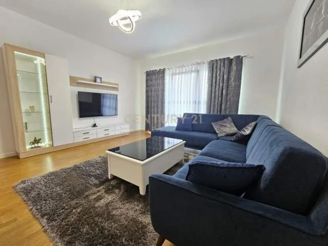 Tirane, jepet me qera apartament 2+1 Kati 5, 118 m² 900 Euro (Kopeshti Botanik)